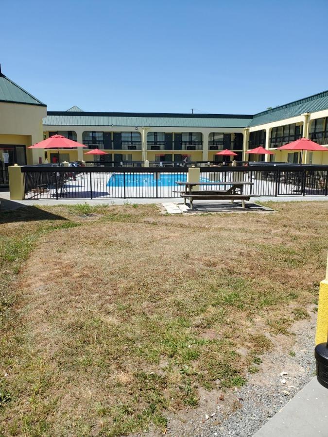 Red Carpet Inn Kinston Εξωτερικό φωτογραφία